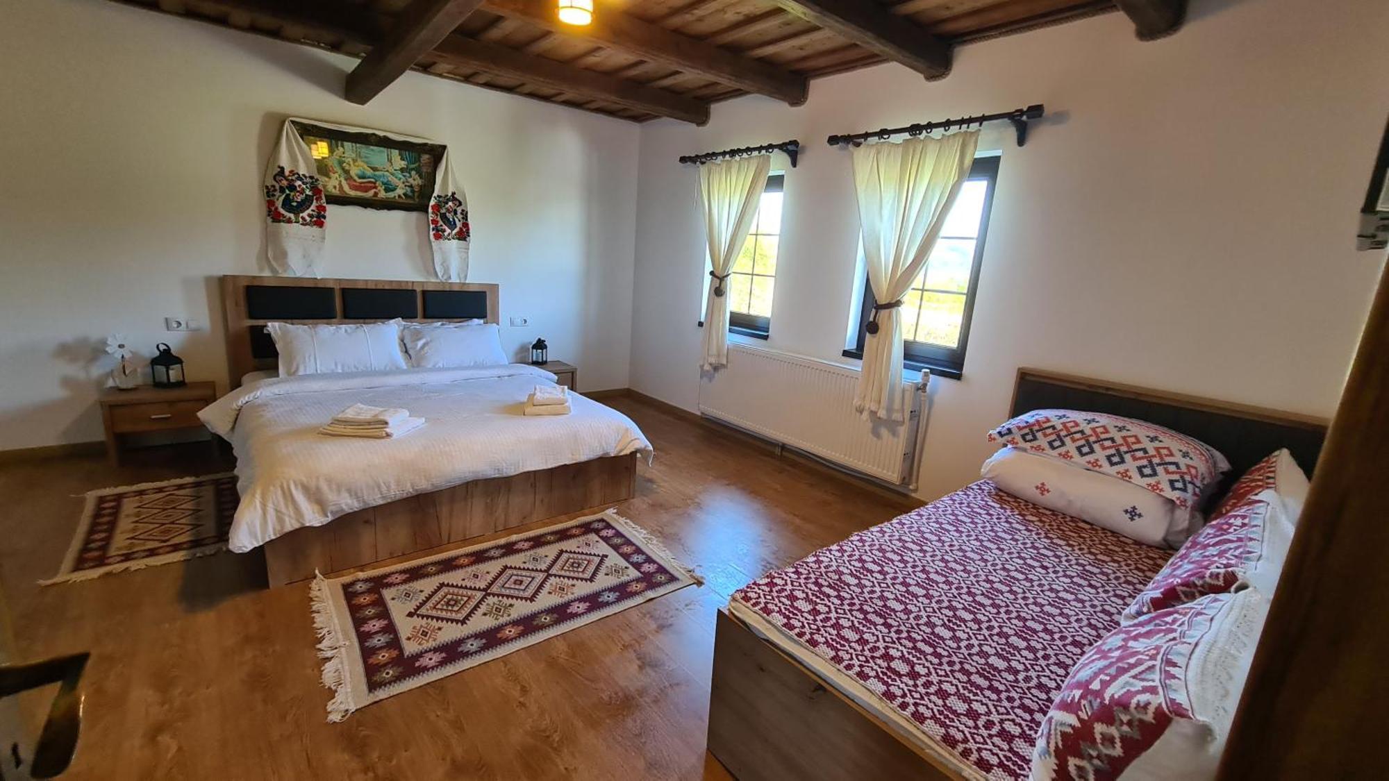 Casa Bunicilor Din Oncesti Villa Екстериор снимка